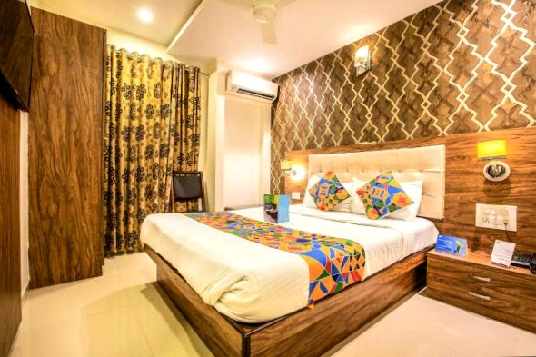 1 x DELUXE ROOM